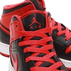 Nike Air Jordan 1 retro Mid GS DQ8423-060 5.5 Y , Original